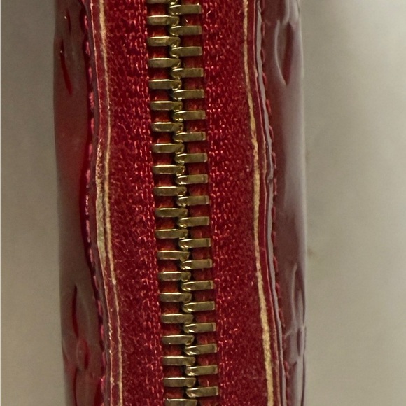 Authentic Louis Vuitton LV Red Vernis Leather Zippy Wallet - Picture 13 of 16